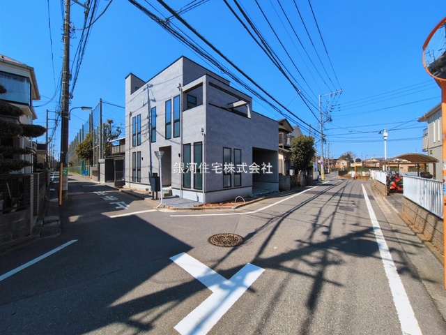 G00389992 東京都練馬区春日町４丁目 新築一戸建て 1億890万円 土地面積112.30m² (約33.97坪) 建物面積134.46m² (約40.67坪) 間取り３ＬＤＫ 築年月2026年03月(築１年以内)【外観3】