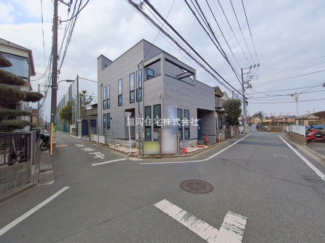 G00389992 東京都練馬区春日町４丁目 新築一戸建て 1億890万円 土地面積112.30m² (約33.97坪) 建物面積134.46m² (約40.67坪) 間取り３ＬＤＫ 築年月2026年03月(築１年以内)【外観6】