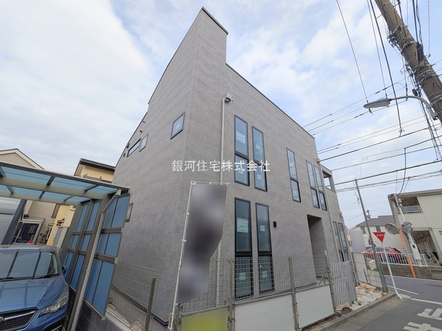 G00389992 東京都練馬区春日町４丁目 新築一戸建て 1億890万円 土地面積112.30m² (約33.97坪) 建物面積134.46m² (約40.67坪) 間取り３ＬＤＫ 築年月2026年03月(築１年以内)【外観11】