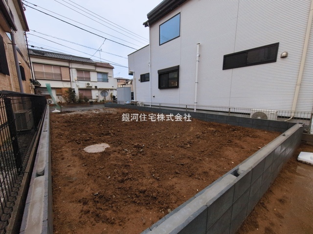 G00389997 埼玉県三郷市戸ヶ崎 新築一戸建て 3280万円 土地面積82.43m² (約24.93坪) 建物面積112.99m² (約34.17坪) 間取り４ＬＤＫ 築年月2026年05月【外観11】