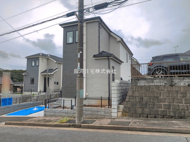 G00390036 千葉県松戸市八ヶ崎５丁目 新築一戸建て 3990万円 土地面積138.11m² (約41.77坪) 建物面積102.46m² (約30.99坪) 間取り４ＬＤＫ 築年月2026年05月(築１年以内)【外観9】