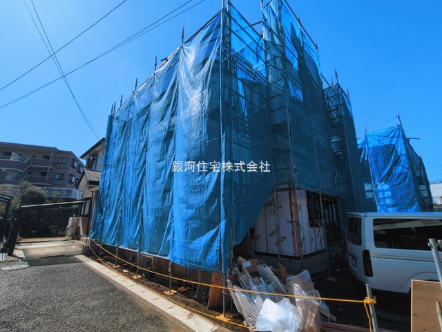 G00390170 神奈川県海老名市国分北３丁目 新築一戸建て 6398万円 土地面積136.00m² (約41.14坪) 建物面積110.33m² (約33.37坪) 間取り４ＬＤＫ 築年月2026年04月(築１年以内)【外観7】