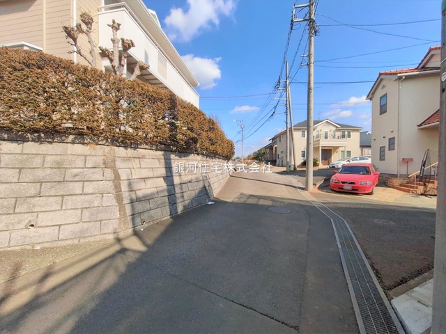 G00390170 神奈川県海老名市国分北３丁目 新築一戸建て 6398万円 土地面積136.00m² (約41.14坪) 建物面積110.33m² (約33.37坪) 間取り４ＬＤＫ 築年月2026年04月(築１年以内)【外観13】