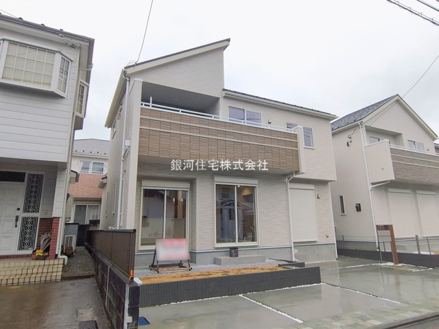 G00390175 神奈川県横浜市旭区中沢３丁目 新築一戸建て 5980万円 土地面積140.07m² (約42.37坪) 建物面積98.95m² (約29.93坪) 間取り４ＬＤＫ 築年月2026年02月(築１年以内)【外観2】