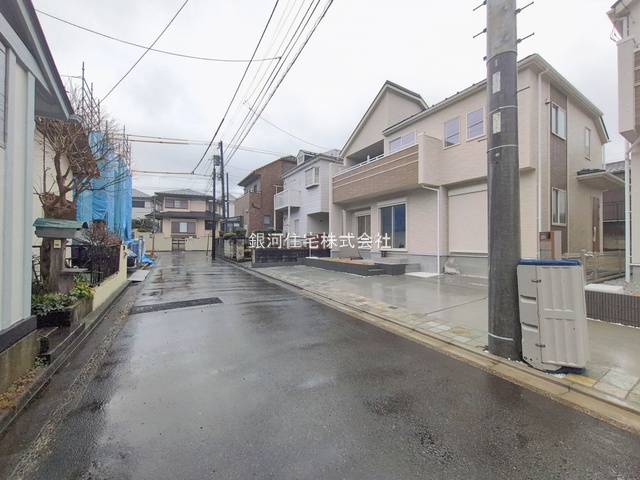 G00390175 神奈川県横浜市旭区中沢３丁目 新築一戸建て 5980万円 土地面積140.07m² (約42.37坪) 建物面積98.95m² (約29.93坪) 間取り４ＬＤＫ 築年月2026年02月(築１年以内)【外観3】