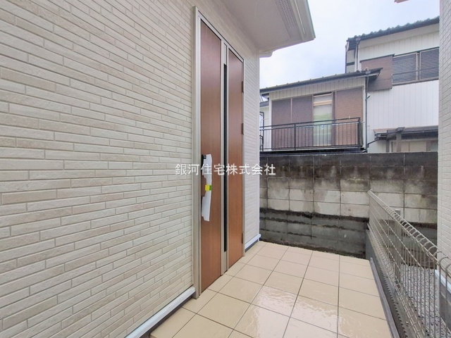 G00390175 神奈川県横浜市旭区中沢３丁目 新築一戸建て 5980万円 土地面積140.07m² (約42.37坪) 建物面積98.95m² (約29.93坪) 間取り４ＬＤＫ 築年月2026年02月(築１年以内)【外観4】