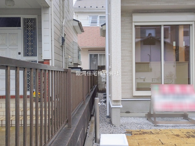 G00390175 神奈川県横浜市旭区中沢３丁目 新築一戸建て 5980万円 土地面積140.07m² (約42.37坪) 建物面積98.95m² (約29.93坪) 間取り４ＬＤＫ 築年月2026年02月(築１年以内)【外観7】