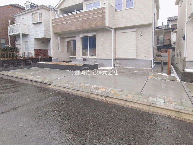 G00390175 神奈川県横浜市旭区中沢３丁目 新築一戸建て 5980万円 土地面積140.07m² (約42.37坪) 建物面積98.95m² (約29.93坪) 間取り４ＬＤＫ 築年月2026年02月(築１年以内)【外観10】