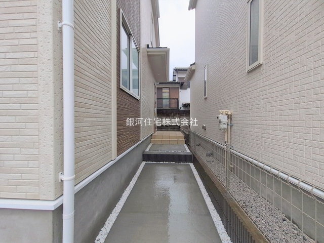 G00390175 神奈川県横浜市旭区中沢３丁目 新築一戸建て 5980万円 土地面積140.07m² (約42.37坪) 建物面積98.95m² (約29.93坪) 間取り４ＬＤＫ 築年月2026年02月(築１年以内)【外観14】