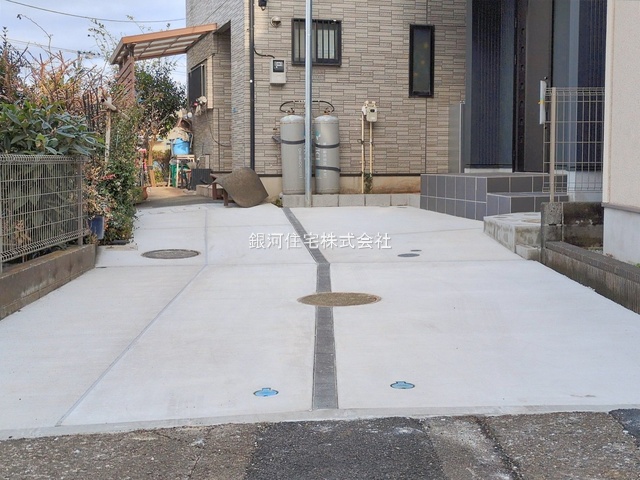 G00390500 神奈川県川崎市宮前区平４丁目 新築一戸建て 4360万円 土地面積99.90m² (約30.21坪) 建物面積86.73m² (約26.23坪) 間取り３ＬＤＫ 築年月2026年02月(築１年以内)【外観8】