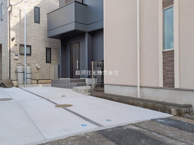 G00390500 神奈川県川崎市宮前区平４丁目 新築一戸建て 4360万円 土地面積99.90m² (約30.21坪) 建物面積86.73m² (約26.23坪) 間取り３ＬＤＫ 築年月2026年02月(築１年以内)【外観9】