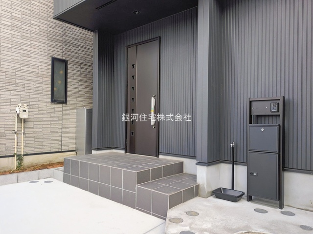 G00390500 神奈川県川崎市宮前区平４丁目 新築一戸建て 4360万円 土地面積99.90m² (約30.21坪) 建物面積86.73m² (約26.23坪) 間取り３ＬＤＫ 築年月2026年02月(築１年以内)【外観12】