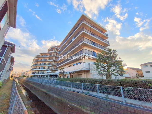 G00390559 埼玉県入間市東藤沢２丁目 中古マンション 2280万円 専有面積64.89m² (約19.62坪) 間取り３ＬＤＫ 所在階8階 築年月1998年08月(築27年)【外観11】