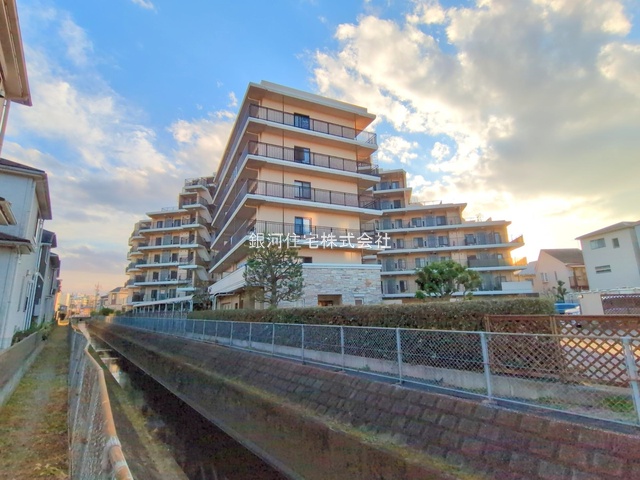 G00390559 埼玉県入間市東藤沢２丁目 中古マンション 2280万円 専有面積64.89m² (約19.62坪) 間取り３ＬＤＫ 所在階8階 築年月1998年08月(築27年)【外観12】