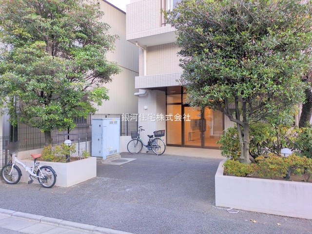 G00390670 東京都足立区西綾瀬１丁目 中古マンション 2399万円 専有面積40.03m² (約12.10坪) 間取り１ＬＤＫ 所在階2階 築年月1990年09月(築35年)【外観5】