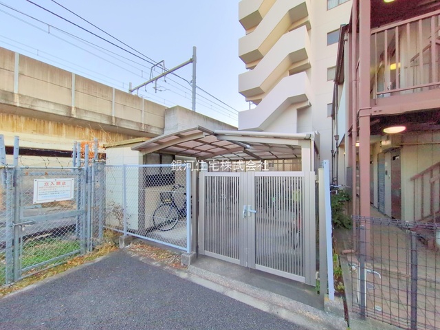 G00390670 東京都足立区西綾瀬１丁目 中古マンション 2399万円 専有面積40.03m² (約12.10坪) 間取り１ＬＤＫ 所在階2階 築年月1990年09月(築35年)【外観11】