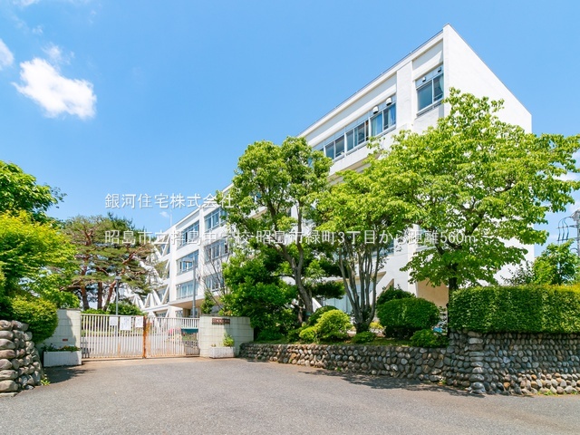 G00390671 東京都昭島市緑町３丁目 新築一戸建て 3980万円 土地面積87.73m² (約26.53坪) 建物面積69.56m² (約21.04坪) 間取り３ＬＤＫ 築年月2026年03月(築１年以内)【周辺環境】昭島市立拝島中学校