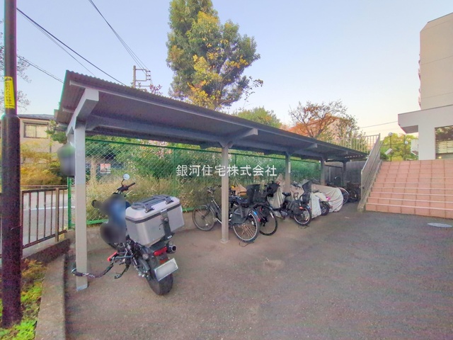 G00390681 神奈川県横浜市港北区仲手原２丁目 中古マンション 4180万円 専有面積61.04m² (約18.46坪) 間取り２ＬＤＫ 所在階5階 築年月1984年02月(築42年)【外観9】