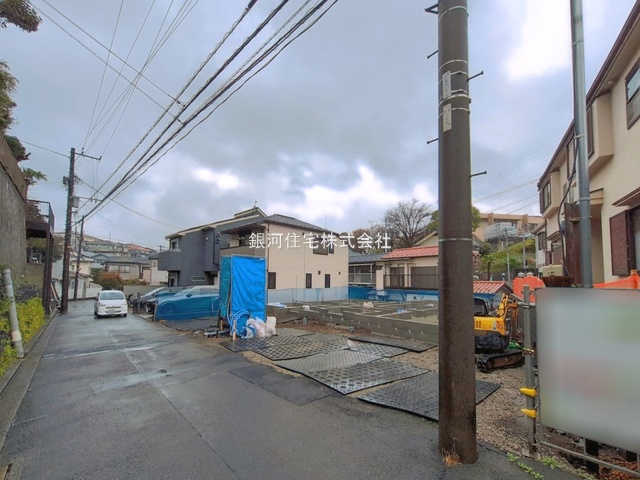 G00390713 神奈川県横浜市鶴見区北寺尾３丁目 新築一戸建て 6380万円 土地面積137.83m² (約41.69坪) 建物面積100.59m² (約30.42坪) 間取り４ＬＤＫ 築年月2026年07月【外観6】