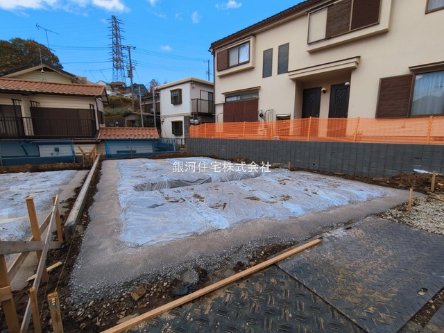 G00390713 神奈川県横浜市鶴見区北寺尾３丁目 新築一戸建て 6380万円 土地面積137.83m² (約41.69坪) 建物面積100.59m² (約30.42坪) 間取り４ＬＤＫ 築年月2026年07月【外観7】