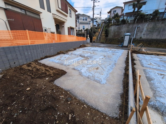 G00390713 神奈川県横浜市鶴見区北寺尾３丁目 新築一戸建て 6380万円 土地面積137.83m² (約41.69坪) 建物面積100.59m² (約30.42坪) 間取り４ＬＤＫ 築年月2026年07月【外観13】