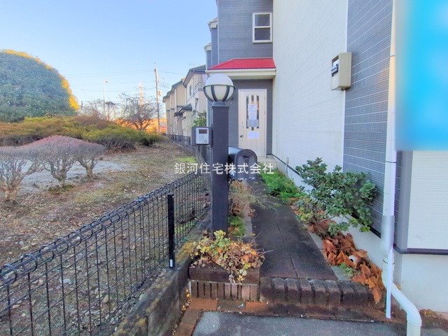 G00392105 埼玉県狭山市柏原 中古一戸建て 2379万円 土地面積141.42m² (約42.77坪) 建物面積105.16m² (約31.81坪) 間取り４ＬＤＫ 築年月2007年04月(築19年)【外観7】