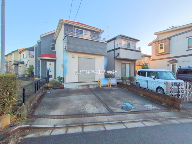 G00392105 埼玉県狭山市柏原 中古一戸建て 2379万円 土地面積141.42m² (約42.77坪) 建物面積105.16m² (約31.81坪) 間取り４ＬＤＫ 築年月2007年04月(築19年)【外観8】