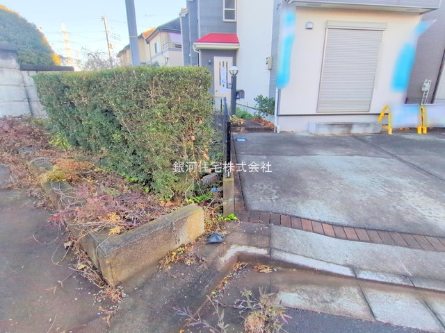 G00392105 埼玉県狭山市柏原 中古一戸建て 2379万円 土地面積141.42m² (約42.77坪) 建物面積105.16m² (約31.81坪) 間取り４ＬＤＫ 築年月2007年04月(築19年)【外観11】