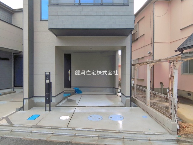 G00392204 埼玉県さいたま市緑区大字中尾 新築一戸建て 3480万円 土地面積62.12m² (約18.79坪) 建物面積104.52m² (約31.61坪) 築年月2026年04月(築１年以内)【外観5】