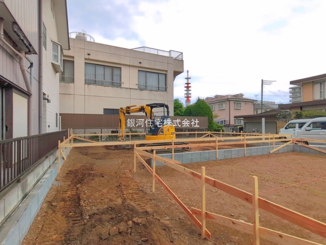 G00392214 埼玉県川越市新宿町３丁目 新築一戸建て 5290万円 土地面積100.59m² (約30.42坪) 建物面積84.46m² (約25.54坪) 間取り３ＬＤＫ 築年月2026年07月