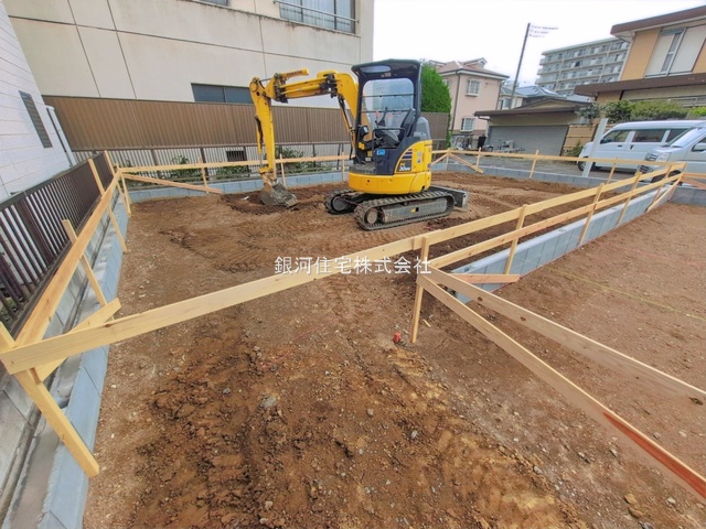 G00392214 埼玉県川越市新宿町３丁目 新築一戸建て 5290万円 土地面積100.59m² (約30.42坪) 建物面積84.46m² (約25.54坪) 間取り３ＬＤＫ 築年月2026年07月【外観2】