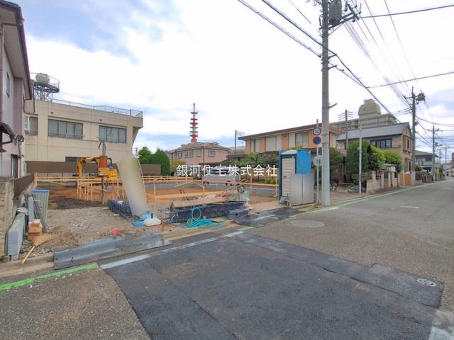 G00392214 埼玉県川越市新宿町３丁目 新築一戸建て 5290万円 土地面積100.59m² (約30.42坪) 建物面積84.46m² (約25.54坪) 間取り３ＬＤＫ 築年月2026年07月【外観3】