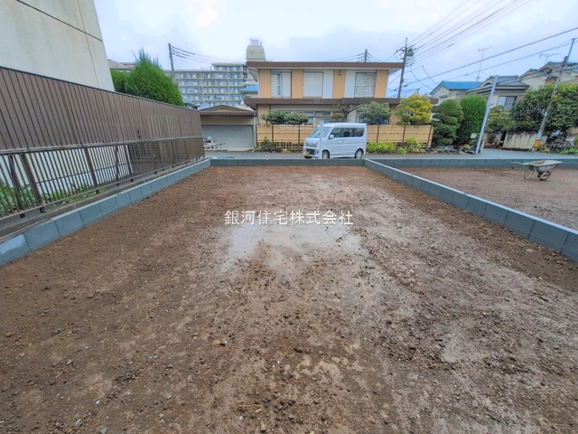 G00392214 埼玉県川越市新宿町３丁目 新築一戸建て 5290万円 土地面積100.59m² (約30.42坪) 建物面積84.46m² (約25.54坪) 間取り３ＬＤＫ 築年月2026年07月【外観7】