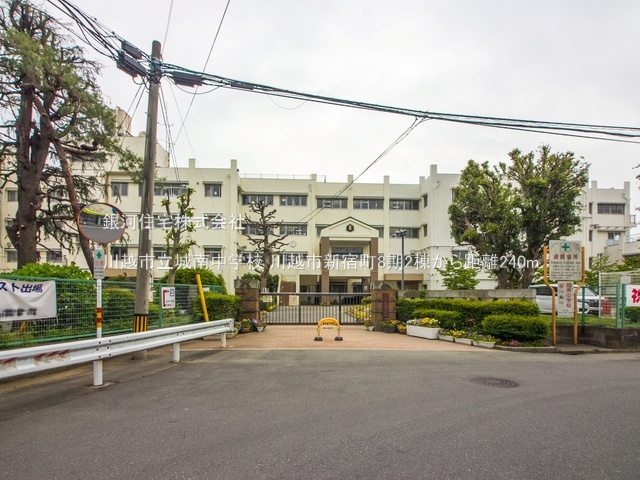 G00392214 埼玉県川越市新宿町３丁目 新築一戸建て 5290万円 土地面積100.59m² (約30.42坪) 建物面積84.46m² (約25.54坪) 間取り３ＬＤＫ 築年月2026年07月【周辺環境】川越市立城南中学校