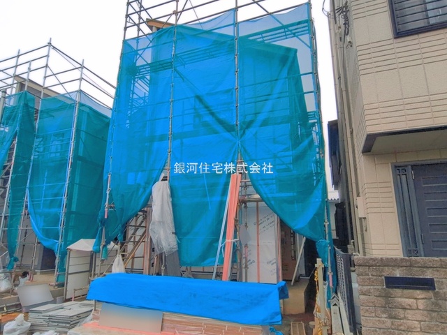 G00392461 埼玉県上尾市本町５丁目 新築一戸建て 4398万円 土地面積118.30m² (約35.78坪) 建物面積106.28m² (約32.14坪) 間取り３ＬＤＫ 築年月2026年05月【外観8】