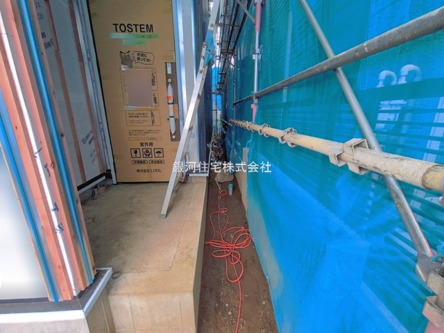 G00392461 埼玉県上尾市本町５丁目 新築一戸建て 4398万円 土地面積118.30m² (約35.78坪) 建物面積106.28m² (約32.14坪) 間取り３ＬＤＫ 築年月2026年05月【外観11】