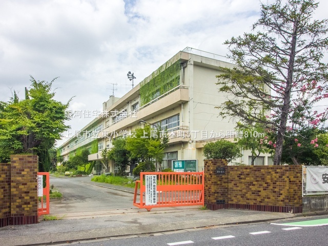 G00392463 埼玉県上尾市本町５丁目 新築一戸建て 4498万円 土地面積117.89m² (約35.66坪) 建物面積104.13m² (約31.49坪) 間取り３ＬＤＫ 築年月2026年05月【周辺環境】上尾市立東小学校
