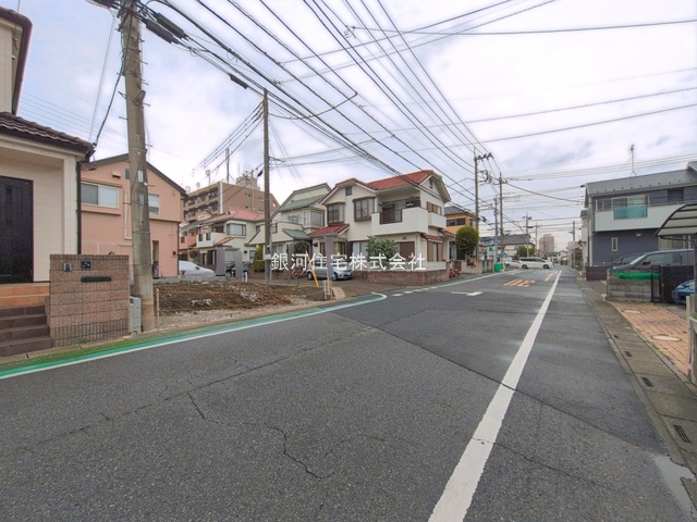 G00392466 埼玉県越谷市宮本町５丁目 新築一戸建て 4798万円 土地面積104.90m² (約31.73坪) 建物面積104.52m² (約31.61坪) 間取り３ＬＤＫ 築年月2026年05月【外観10】