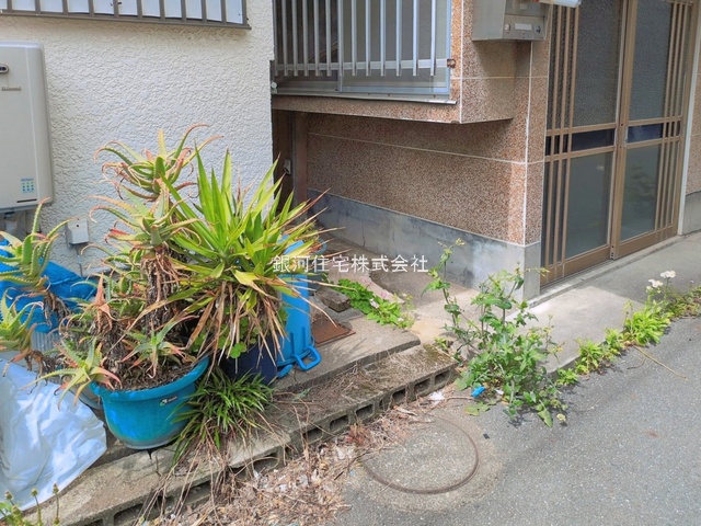 G00392653 東京都江戸川区春江町３丁目 中古一戸建て 1780万円 土地面積57.92m² (約17.52坪) 建物面積66.66m² (約20.16坪) 間取り３Ｋ 築年月1958年10月(築67年)【外観9】