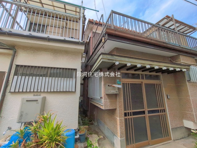 G00392653 東京都江戸川区春江町３丁目 中古一戸建て 1780万円 土地面積57.92m² (約17.52坪) 建物面積66.66m² (約20.16坪) 間取り３Ｋ 築年月1958年10月(築67年)【外観11】