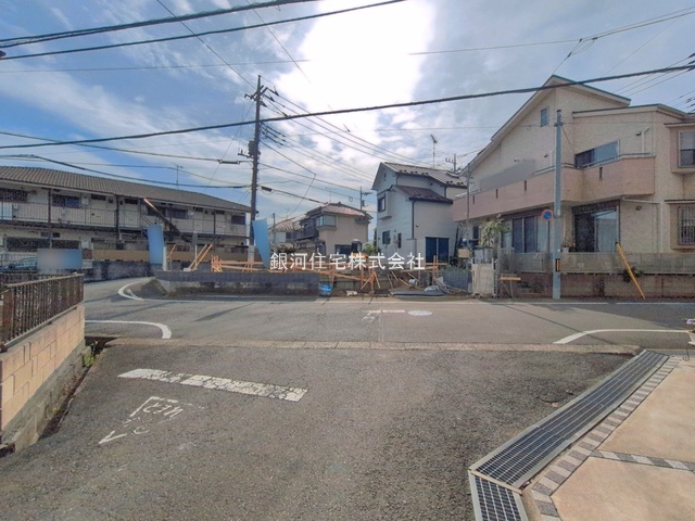 G00392829 東京都八王子市大和田町７丁目 新築一戸建て 4280万円 土地面積110.53m² (約33.43坪) 建物面積88.39m² (約26.73坪) 間取り３ＬＤＫ 築年月2026年10月【外観8】