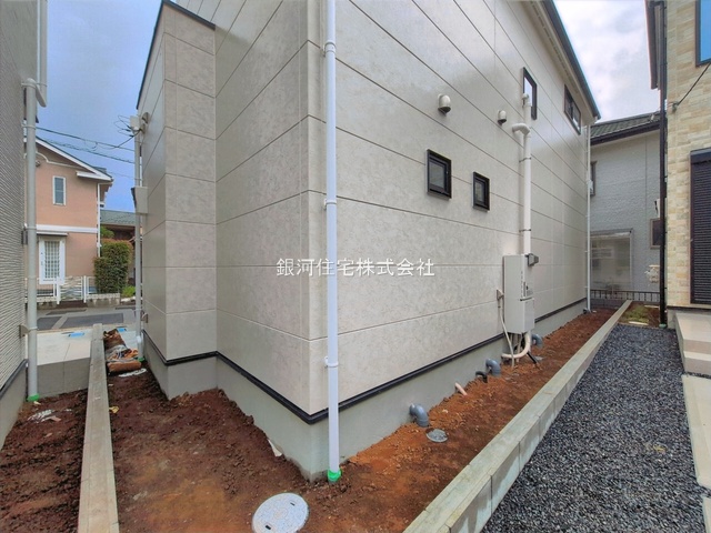 G00393430 千葉県流山市加４丁目 新築一戸建て 5199万円 土地面積117.02m² (約35.39坪) 建物面積111.15m² (約33.62坪) 間取り４ＬＤＫ 築年月2026年07月(築１年以内)【外観4】