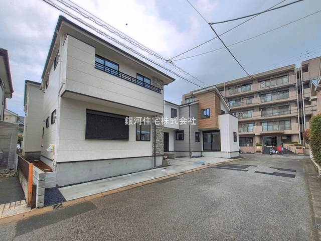 G00393430 千葉県流山市加４丁目 新築一戸建て 5199万円 土地面積117.02m² (約35.39坪) 建物面積111.15m² (約33.62坪) 間取り４ＬＤＫ 築年月2026年07月(築１年以内)【外観10】