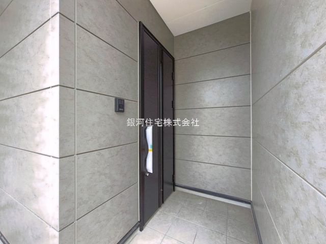 G00393430 千葉県流山市加４丁目 新築一戸建て 5199万円 土地面積117.02m² (約35.39坪) 建物面積111.15m² (約33.62坪) 間取り４ＬＤＫ 築年月2026年07月(築１年以内)【外観12】