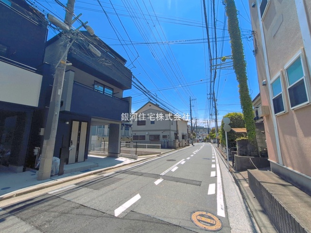 G00393441 神奈川県横浜市栄区笠間５丁目 新築一戸建て 5598万円 土地面積59.61m² (約18.03坪) 建物面積100.09m² (約30.27坪) 間取り３ＬＤＫ 築年月2026年05月(築１年以内)【外観6】