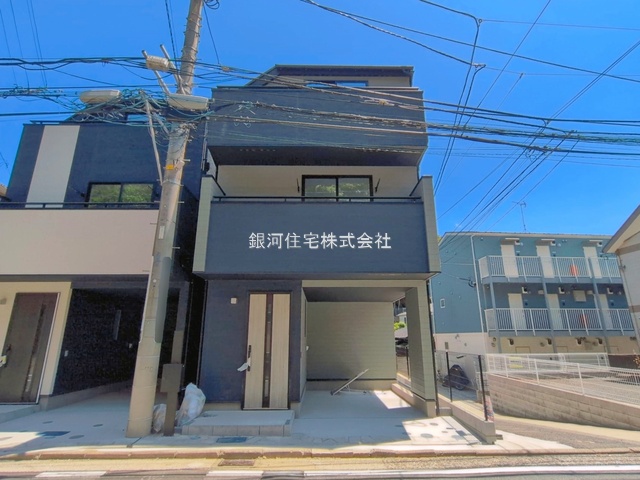 G00393441 神奈川県横浜市栄区笠間５丁目 新築一戸建て 5598万円 土地面積59.61m² (約18.03坪) 建物面積100.09m² (約30.27坪) 間取り３ＬＤＫ 築年月2026年05月(築１年以内)【外観8】
