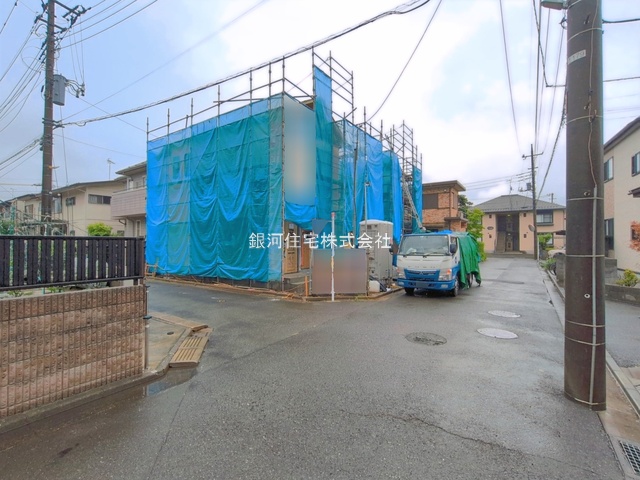 G00393534 東京都東久留米市氷川台２丁目 新築一戸建て 4490万円 土地面積87.83m² (約26.56坪) 建物面積70.38m² (約21.28坪) 間取り３ＬＤＫ 築年月2026年07月【外観3】