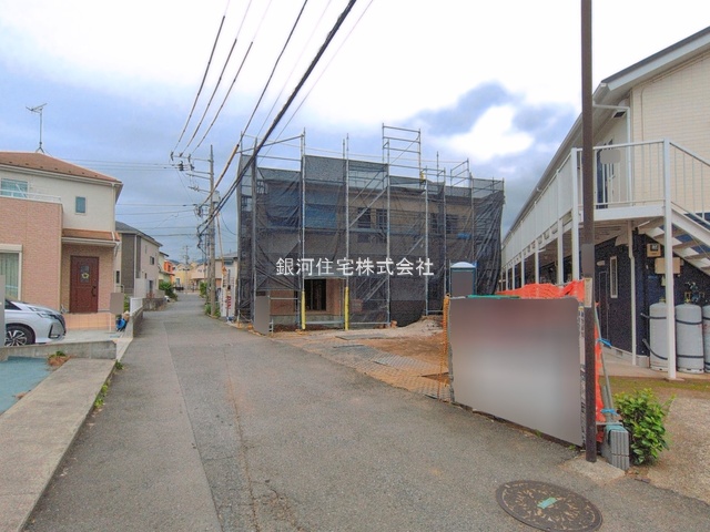 G00393536 神奈川県秦野市渋沢上２丁目 新築一戸建て 3880万円 土地面積195.22m² (約59.05坪) 建物面積106.87m² (約32.32坪) 間取り４ＬＤＫ 築年月2026年08月【外観3】