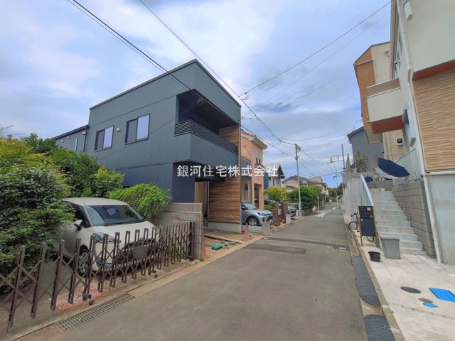 G00393589 神奈川県藤沢市藤が岡２丁目 新築一戸建て 4780万円 土地面積79.32m² (約23.99坪) 建物面積98.94m² (約29.92坪) 築年月2026年06月(築１年以内)【外観3】