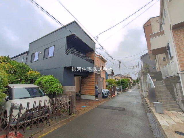 G00393589 神奈川県藤沢市藤が岡２丁目 新築一戸建て 4780万円 土地面積79.32m² (約23.99坪) 建物面積98.94m² (約29.92坪) 築年月2026年06月(築１年以内)【外観6】